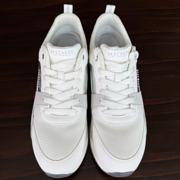 Size 10 - Skechers Women's Runway Posh Gal Super Lightweight Retro Sneaker - Picture 2 of 12